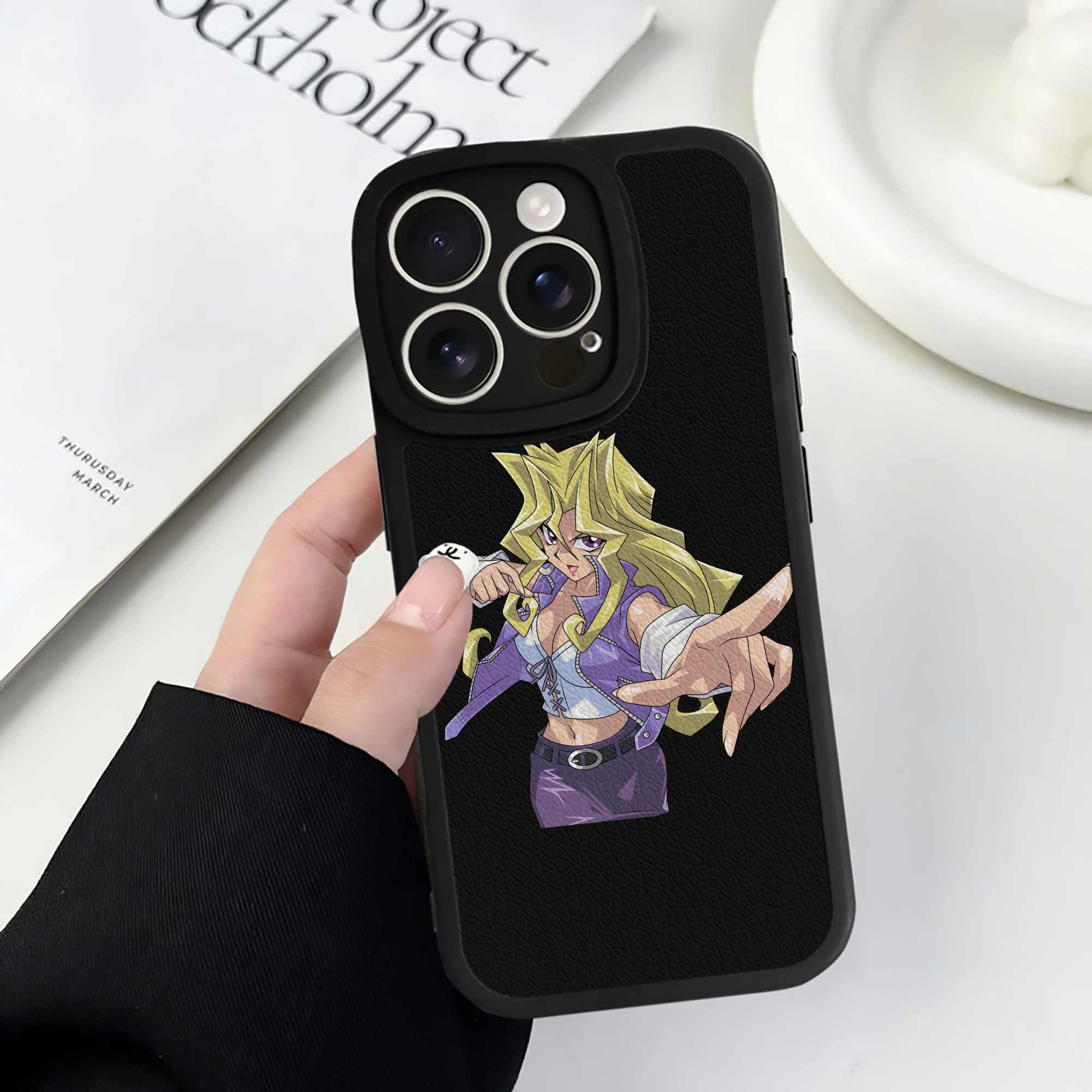 遊☆戯☆王 Yu-Gi-Oh! 【iPhone 16シリーズ対応】シリコンスマホケース（レザー調） 材質：シリコン